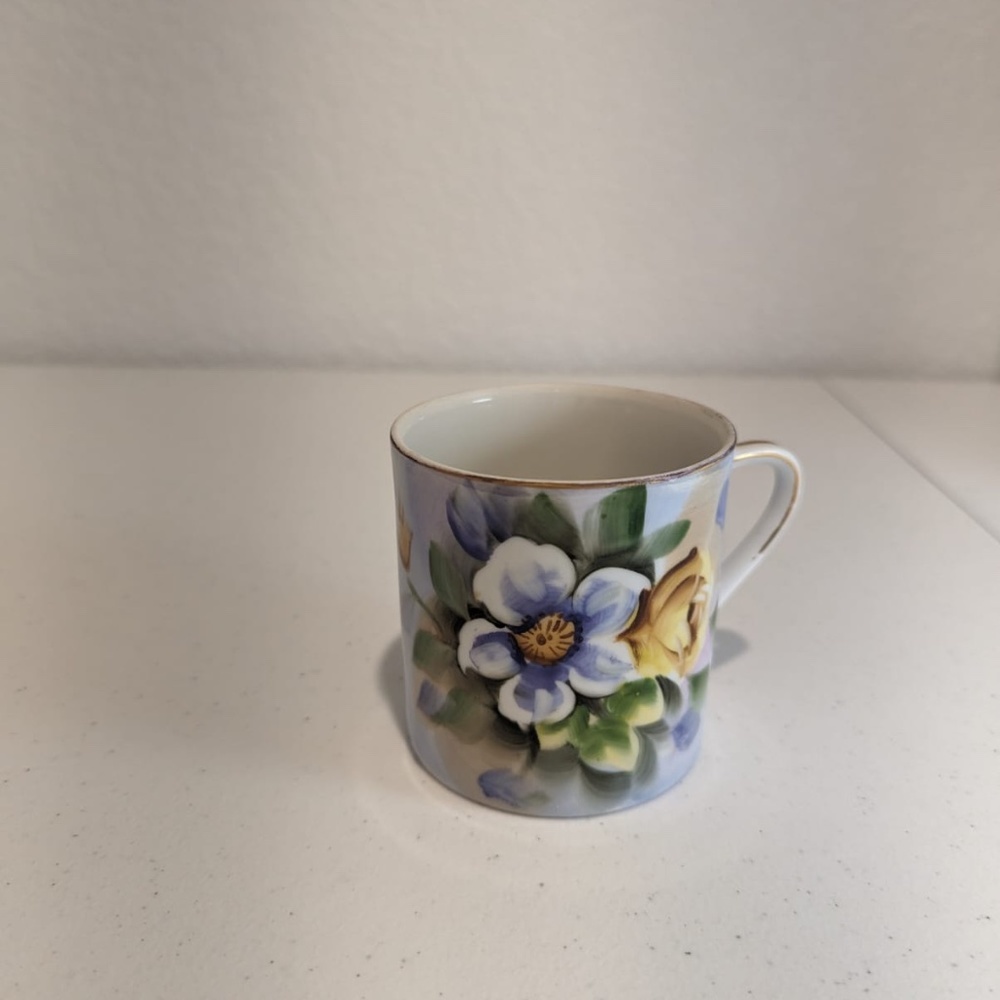 Small tea/coffe cup